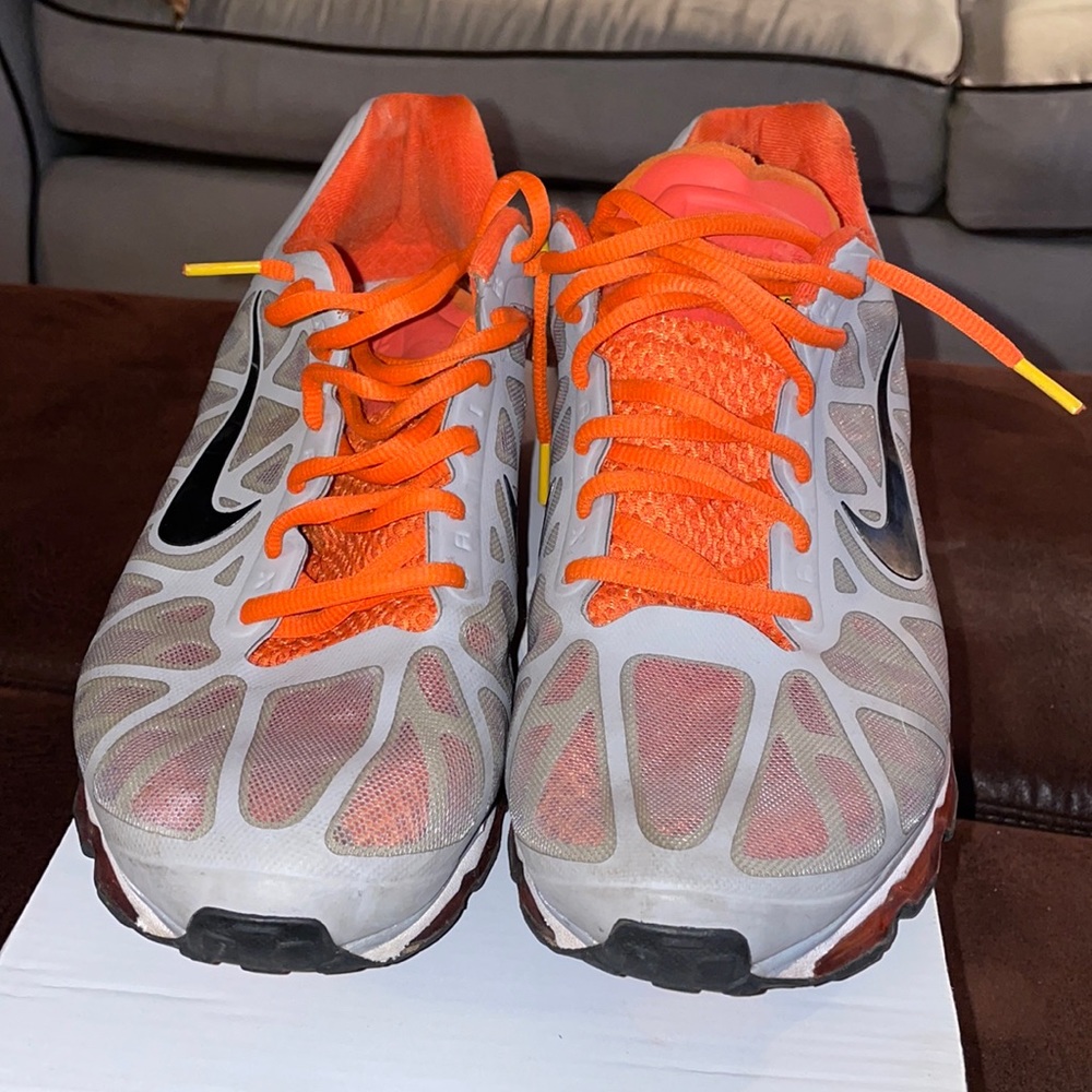 NIKE AIR MAX+ 2011 LAF LIVESTRONG RUNNING SHOES